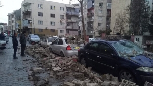 Duvar devrildi, can kaybı ve yaralanma yok