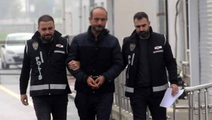 Peruk düştü kalpazanlar yakalandı