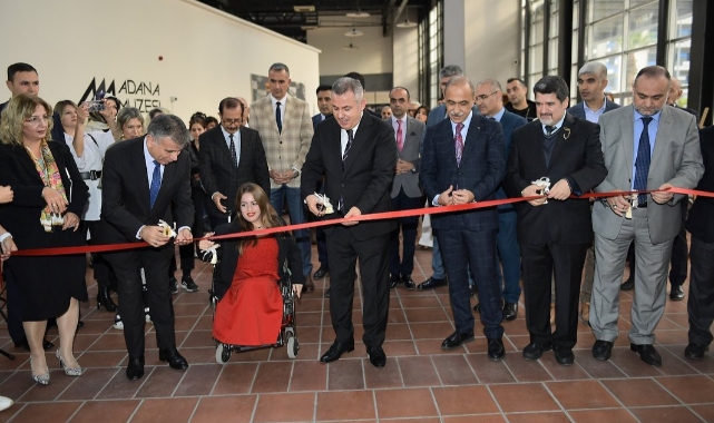 Vali Elban, Karma Sanat Sergisinin Açılışını Yaptı