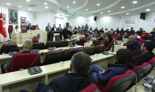 Seyhan Belediye Meclisi'nde Depremzedeler Unutulmadı