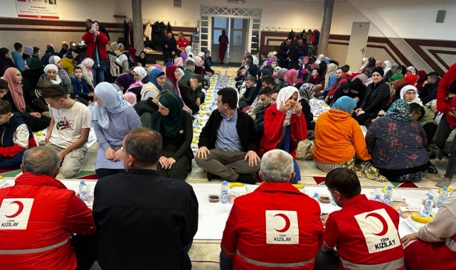 Kızılay, Üç Kıtada İftar Veriyor