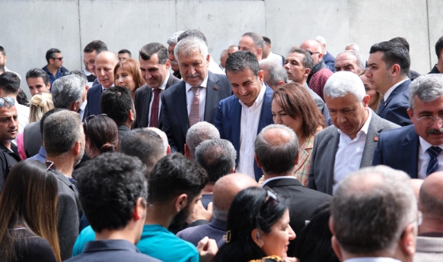 CHP’de Çifte Bayram Coşkusu