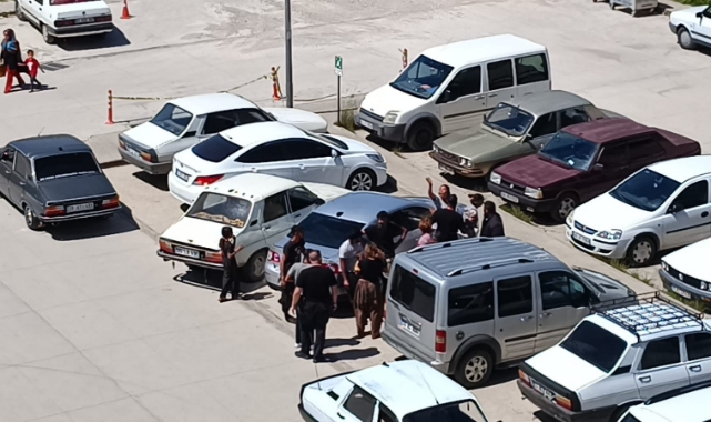 Dünürler Arasında Sopalı Kavga