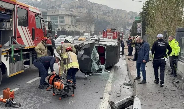 Aydınlatma Direğine Çarpıp Yan Yattı