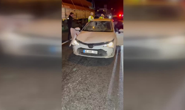 Dur İhtarına Uymayan Sürücü Polise Çarptı