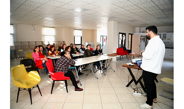 Çukurovalı Üreten Kadınlara Dijital Pazarlama Eğitimi