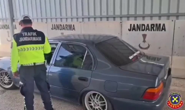 "Havalı Süspansiyon" ve "Abart Egzoz" Takılan Araç Trafikten Men Edildi
