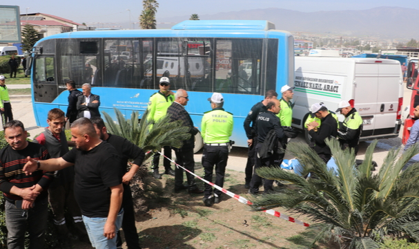 Otobüs Yayaya Çarptı:1 Ölü