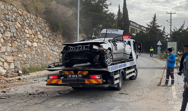 Otomobil Uçuruma Yuvarlandı,Sürücü Ağır Yaralandı
