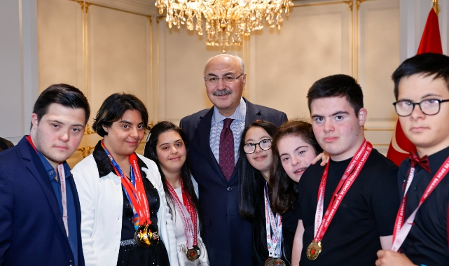 Vali Köşger’e Anlamlı Ziyaret