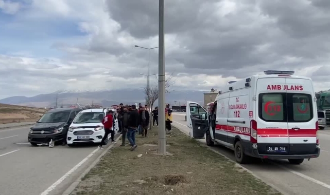 Zincirleme Trafik Kazası:2 Yaralı