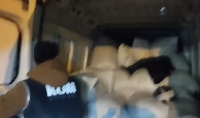 1 Ton 450 Kilogram Kaçak Tütün Ele Geçirildi