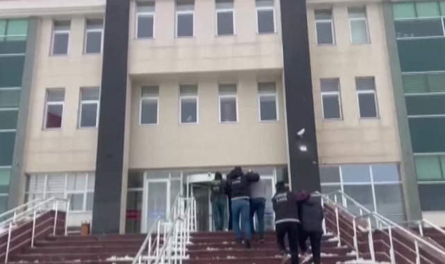 102,04 Gram Sentetik Ecza Hapı Ele Geçirildi