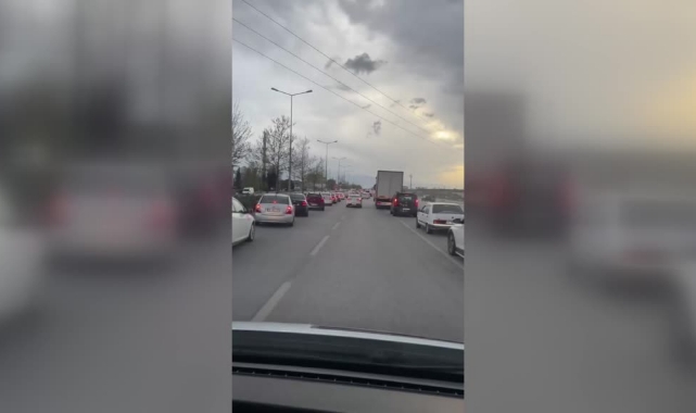 Fermuar Yöntemiyle Ambulansa Yol Verdiler
