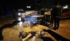 İki Otomobil Çarpıştı:4 Yaralı