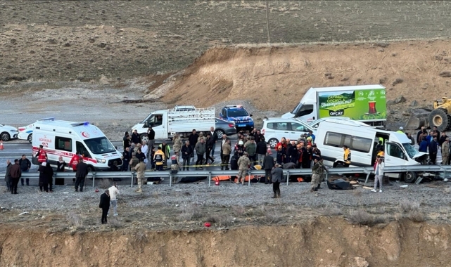 Katliam Gibi Kaza:7 Ölü,12 Yaralı