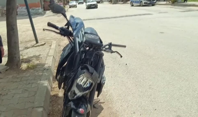 Motosiklet İle Traktör Çarpıştı:1 Yaralı