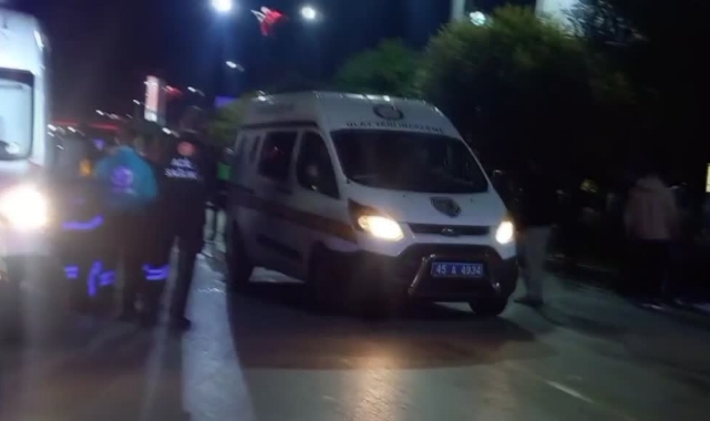 Motosikletli Refüjdeki Direğe Çarptı:1 Ölü,1 Yaralı