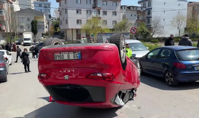 Otomobil İle Motosiklet Çarpıştı:3 Yaralı