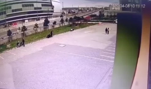 Otomobilin Çarptığı Öğretmen Öldü