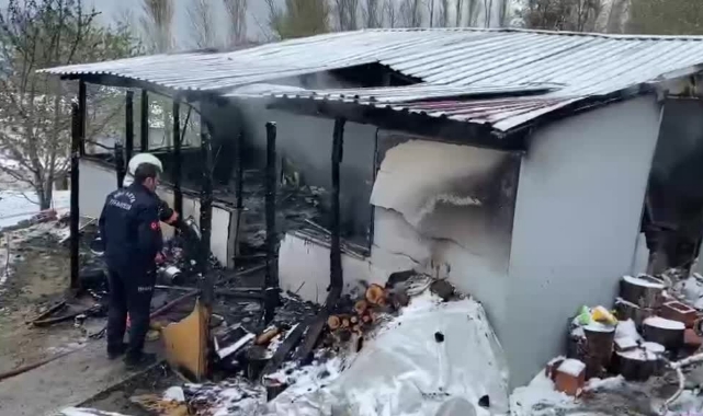 Prefabrik Evde Yangın Çıktı:2 Ölü