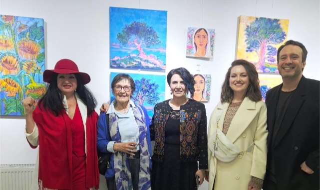 Prof. Keser'den ''Renkler, Kökler, Fısıltılar'' Sergisi