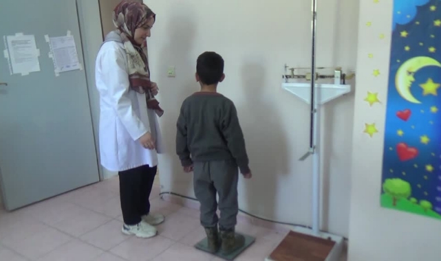 Sağlık Ekipleri Çocukların Gelişimlerini Takip Ediyor