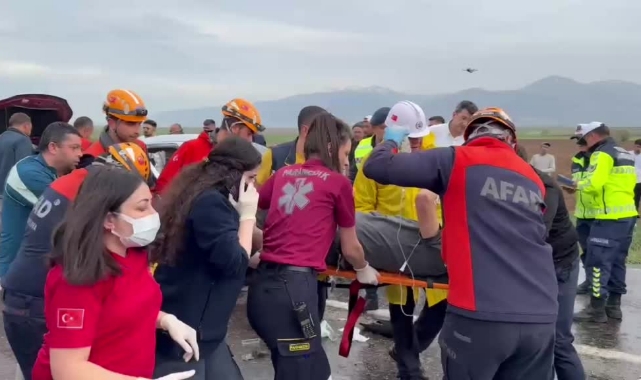 Tır İle Otomobil Çarpıştı:1 Ölü,1 Yaralı