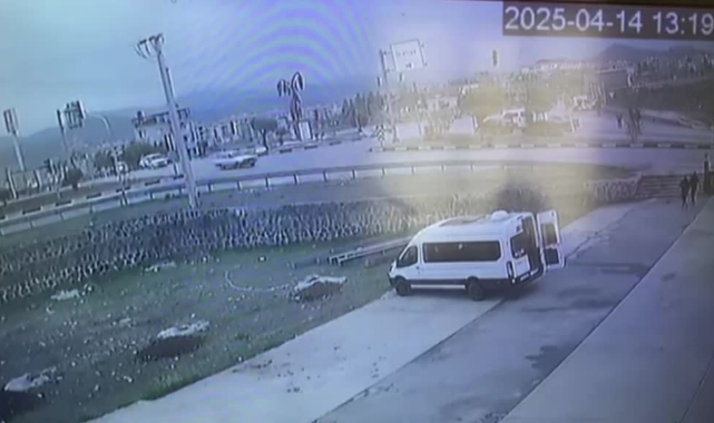Tır İle Otomobil Çarpıştı:2 Ölü