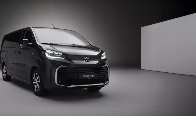 Toyota Yeni Hafif Ticari Araçlarını Tanıttı