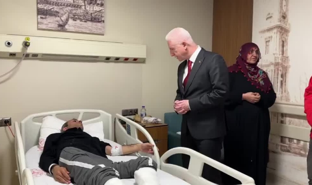 Vali Gül'den Depremde Yaralanan Vatandaşlara Ziyaret