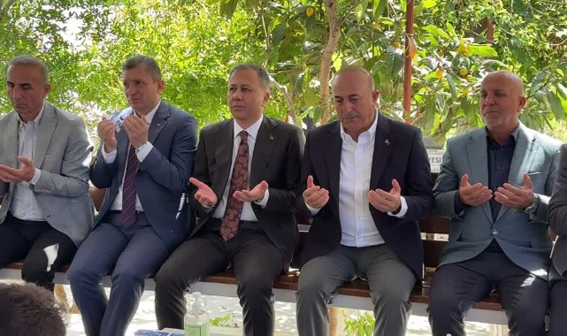 Yerlikaya'dan Eski Dışişleri Bakanı Çavuşoğlu'na Taziye Ziyareti