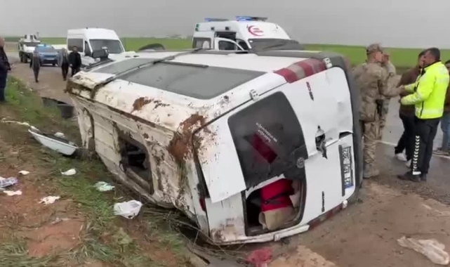 Yolcu Minibüsü Devrildi:7 Yaralı
