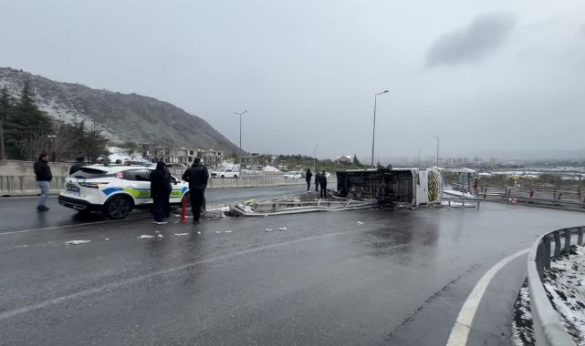 Zincirleme Trafik Kazası:2 Yaralı