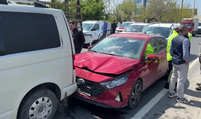 Zincirleme Trafik Kazası:2 Yaralı