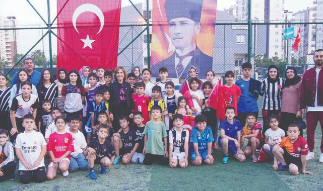Başkan Tekin, Spor Okulu Öğrencileri Ve Aileleriyle Buluştu