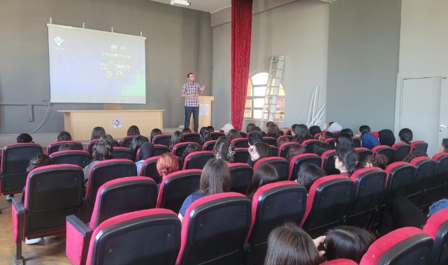 Ceyhan’da Lise Öğrencilerine Afet Farkındalığı Anlatıldı