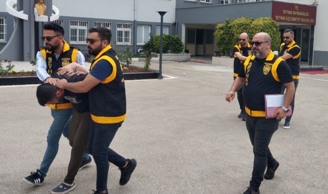 Evde Silah Ele Geçirildi:3 Kardeş Gözaltında