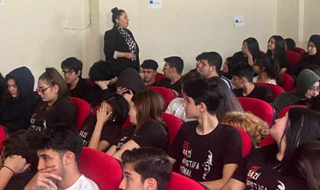 Lise ve Ortaokul Öğrencilerine Medya Okuryazarlığı Eğitimi Verildi