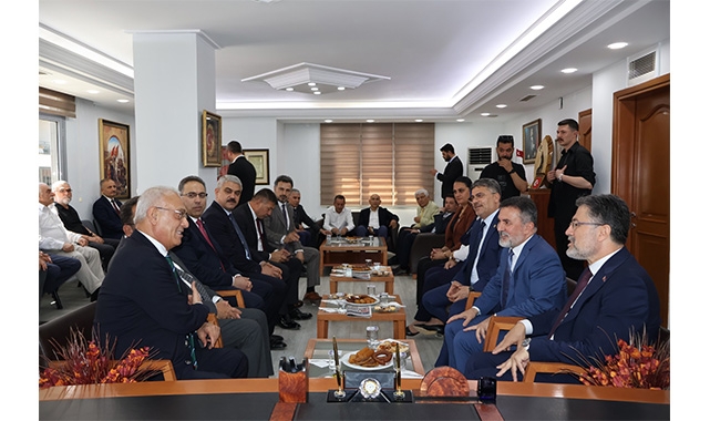 MHP Adana İl’de Bakan Yumaklı’ya Üreticilerin Sorunları Anlatıldı