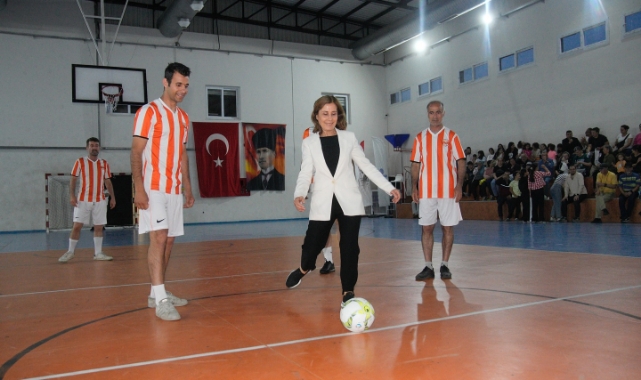 Seyhan Belediyesi, İşitme Engellileri Sahada Buluşturdu