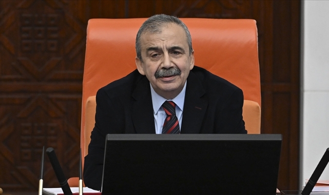 Sırrı Süreyya Önder 18 Günlük Yaşam Mücadelesini Kaybetti