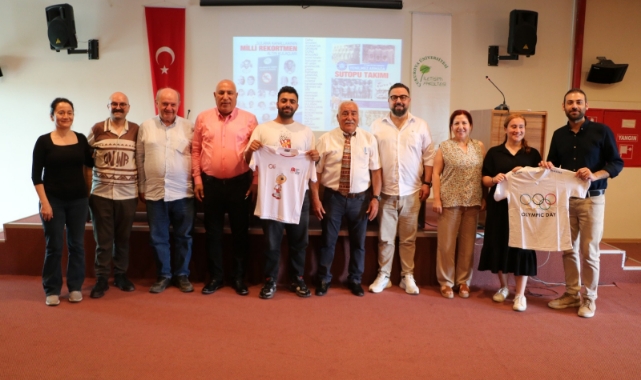 Gazeteci-Yazar Şanıvar Öğrencilerle Deneyimlerini Paylaştı