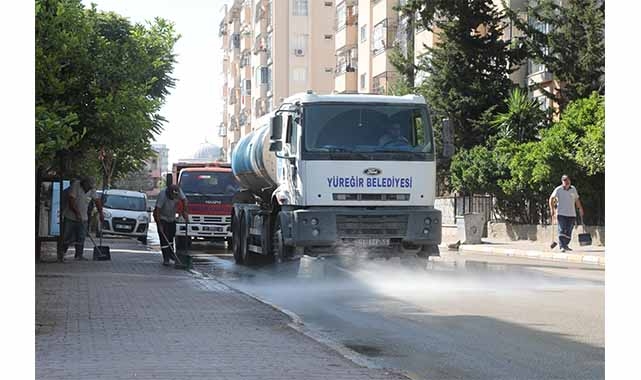 Yüreğir Belediyesi’nden Bayram Temizliği