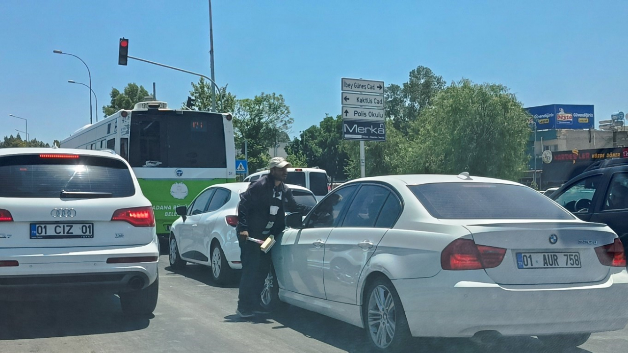 Trafik Işıklarında ''Cam Silici'' Terörü