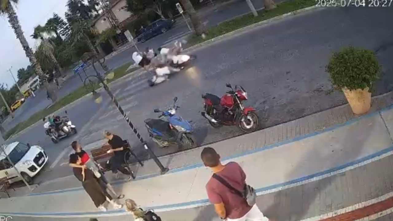 Turistlerin Ayağını Yerden Kesen Kaza