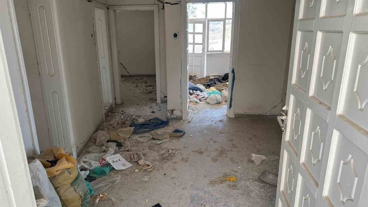 Madde Bağımlıları Mahalle Sakinlerine Korku Yaşatıyor