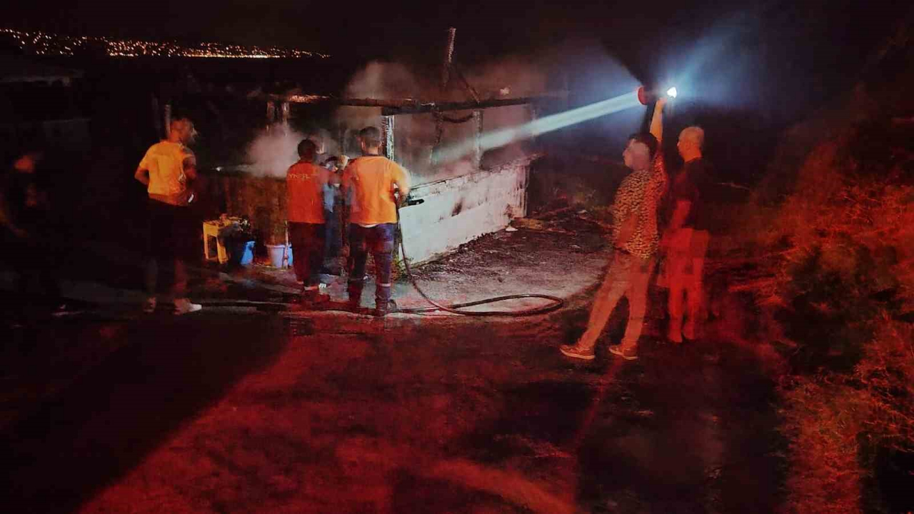 Bir İş Yeri Küle Döndü