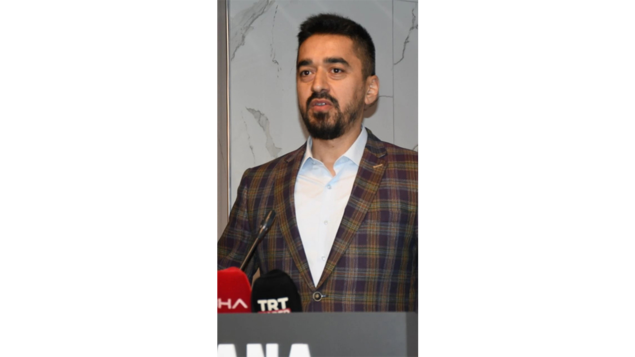 Yalınız:''Basın, Demokrasinin Temel Taşlarından Biridir''