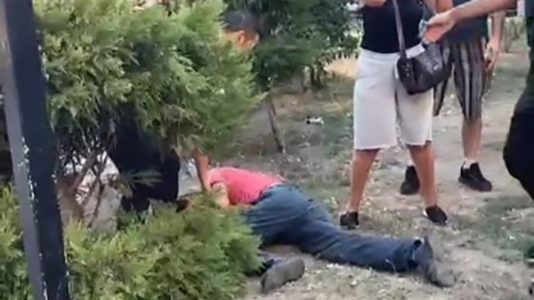 Darp Edilen Seyyar Satıcı, Zabıtalardan Şikayetçi Oldu